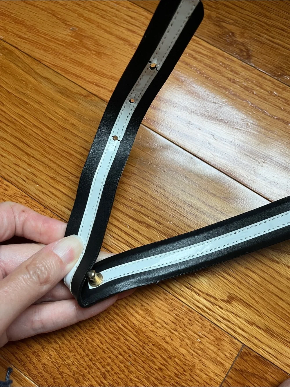 NWT Vintage Carlisle Black Leather Belt with White Stripe and Gold Ring Buckle